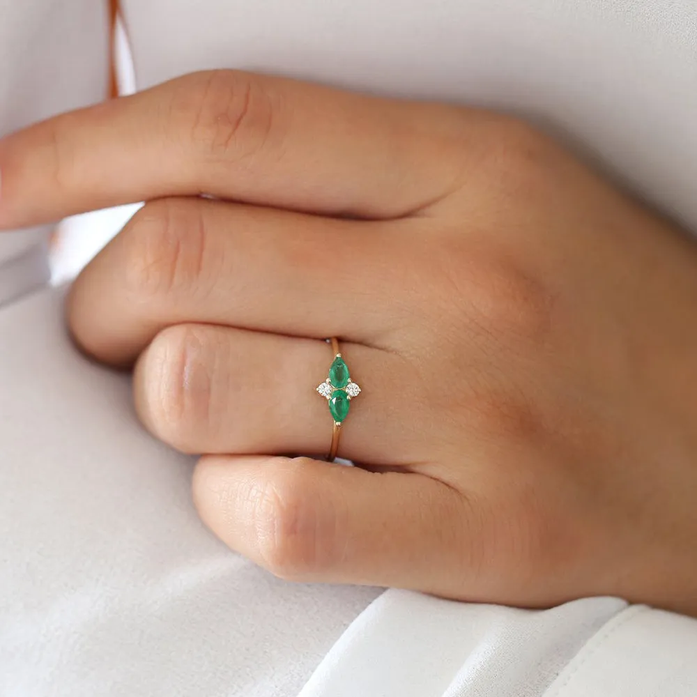 14K Gold Pear Shape Emerald and Diamond Cluster Ring