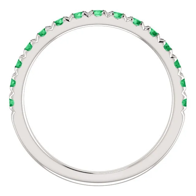 14KT GOLD 0.60 CTW EMERALD FRENCH-SET ANNIVERSARY BAND