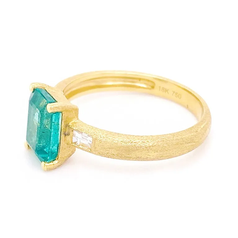 18k Satin Yellow Gold Emerald Ring