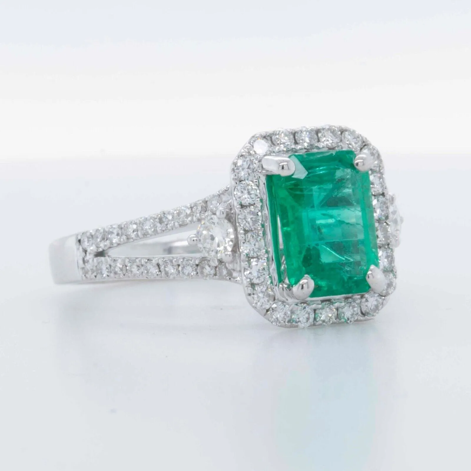 18k White Gold 1.75ct Em Cut Emerald & Diamond Halo Ring 0.50ctw G VS Size 6