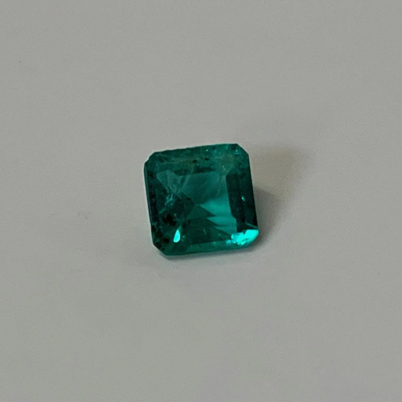 Cushion Cut Green Emerald Loose Gemstone 0.47 carat