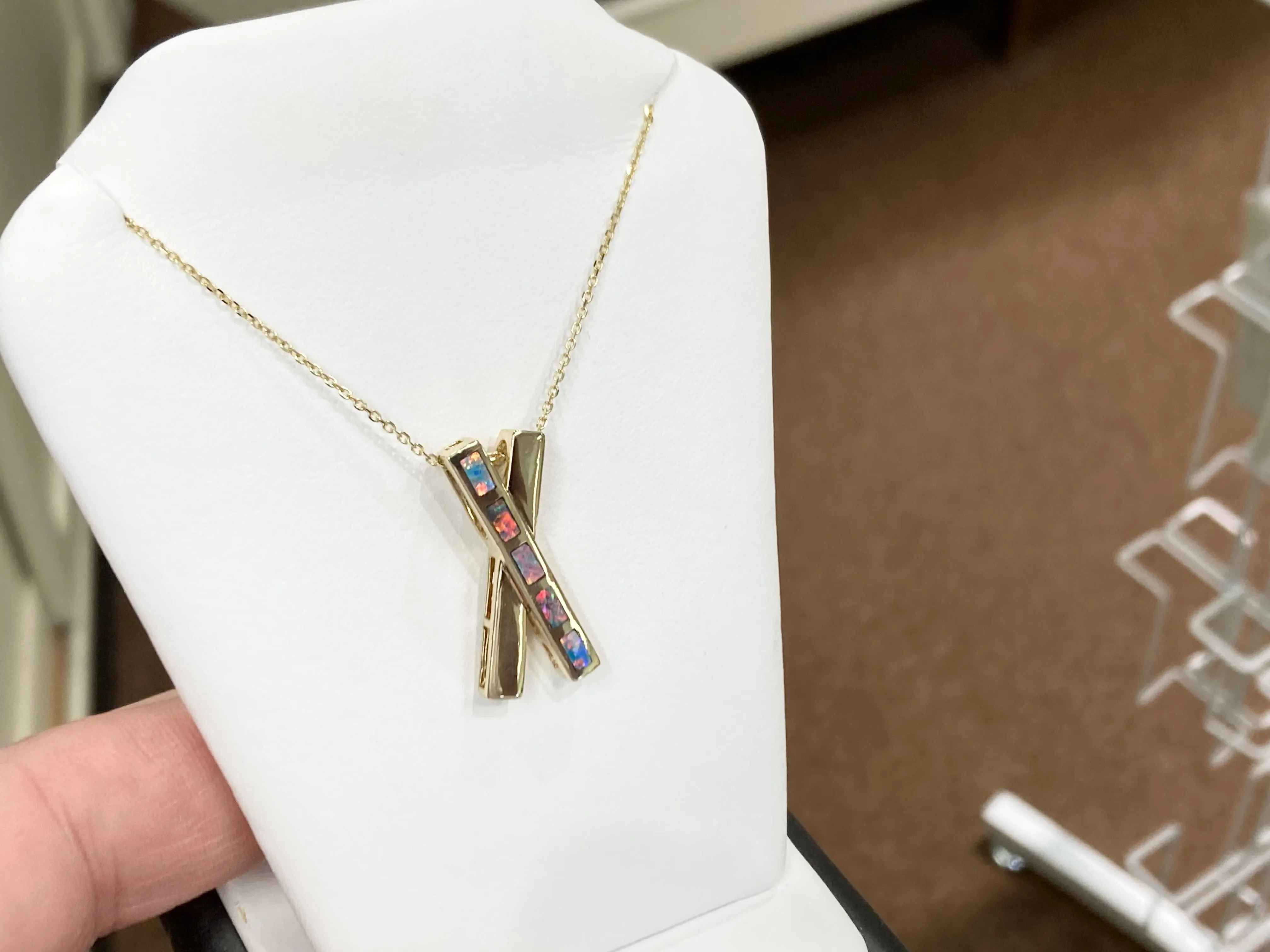 Inlaid Opal Gold Pendant And Chain