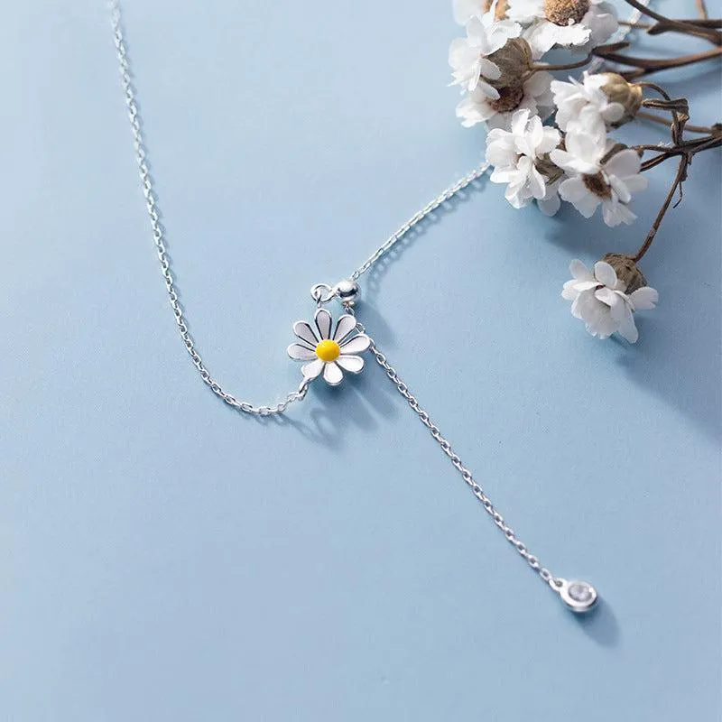 Live Like It's Spring Daisy Necklace